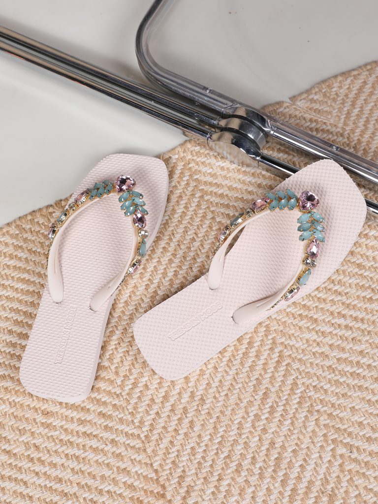 TM251990_SUMMER_WHITE_7